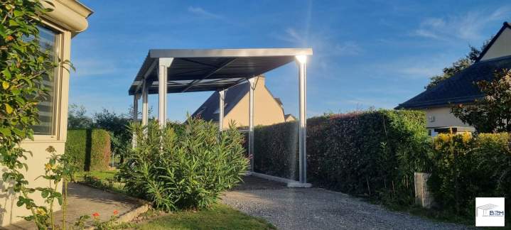 Un abri métallique efficace pour protéger votre camping car